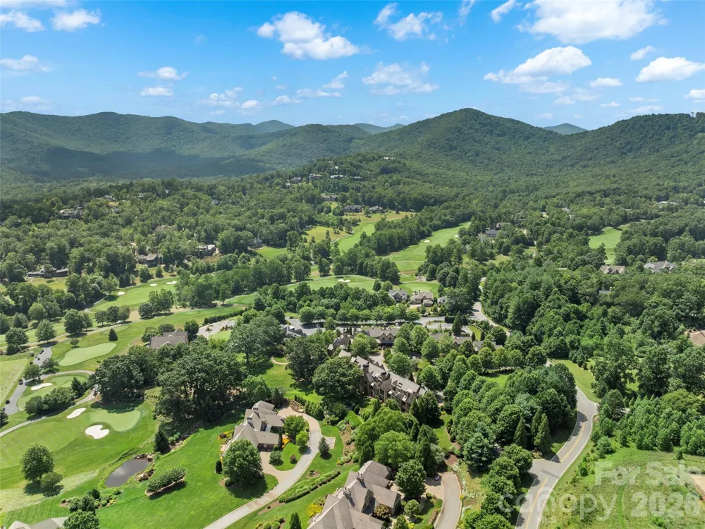 26 Village Oak Drive Arden, NC 28704