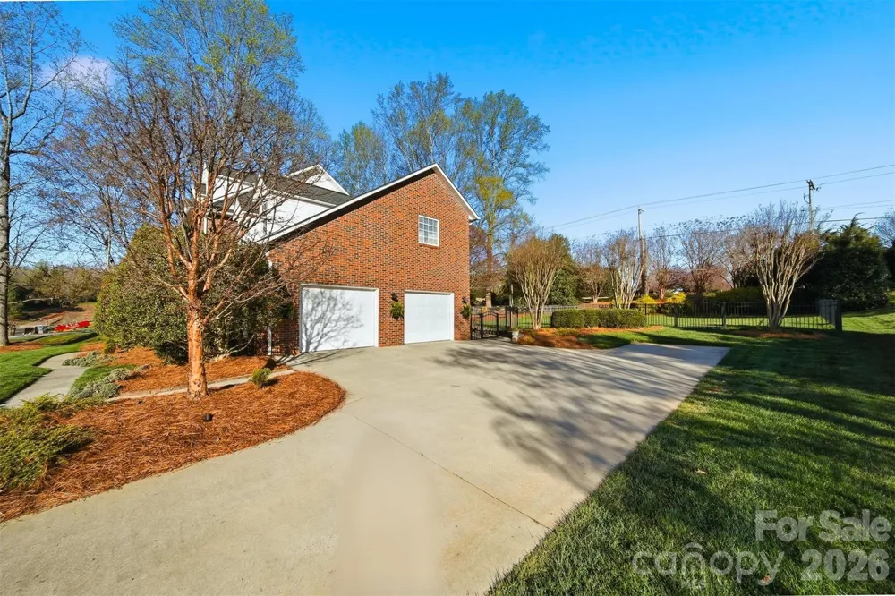 2716 Charleston Court Claremont, NC 28610