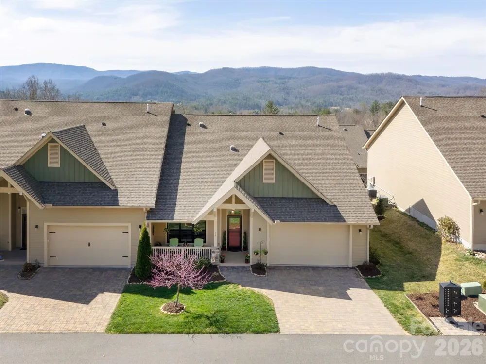 96 Copper Creek Lane Hendersonville, NC 28739