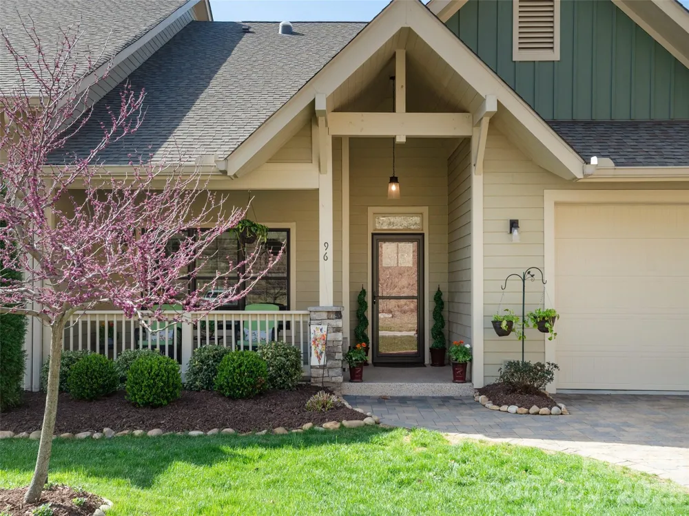 96 Copper Creek Lane Hendersonville, NC 28739