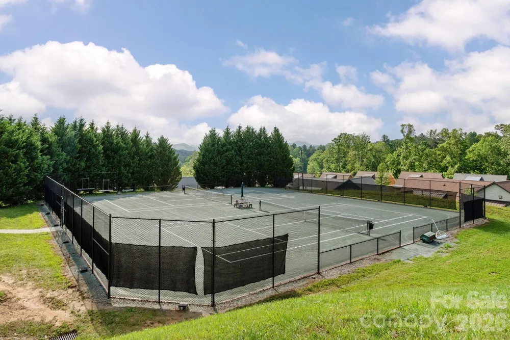 96 Copper Creek Lane Hendersonville, NC 28739
