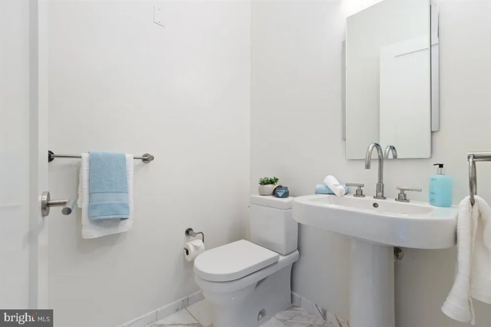 1414 S PENN SQUARE #10C Philadelphia, PA 19102