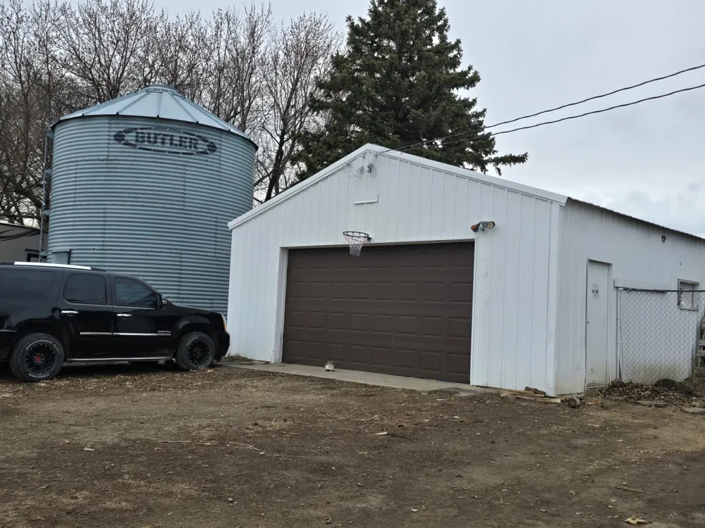 22525 Read Avenue Worthington, MN 56187