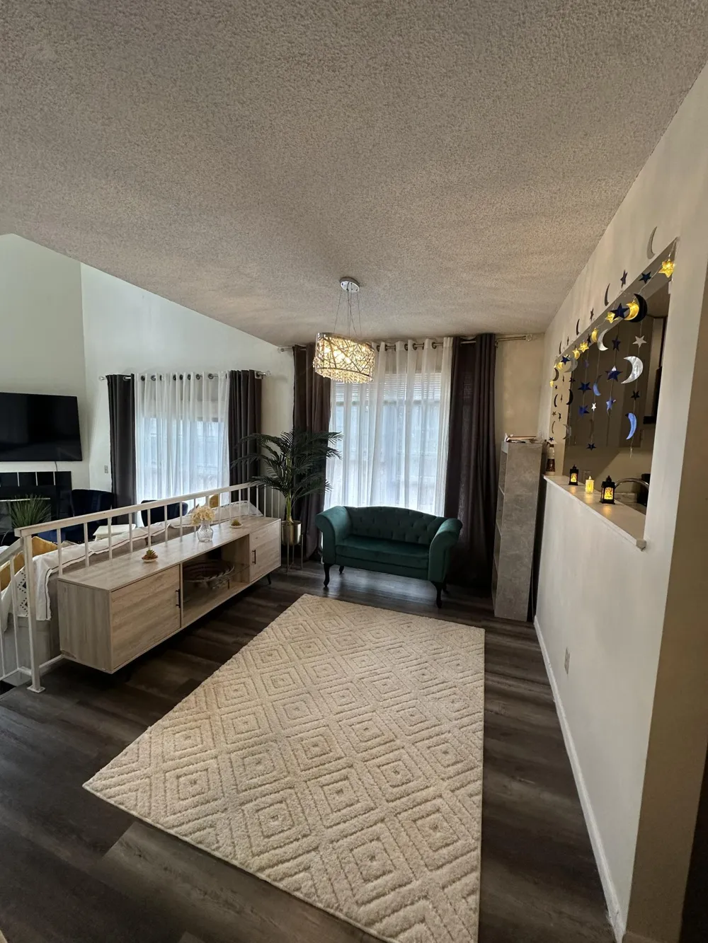 1612 Rose Hill Circle Saint Paul, MN 55108