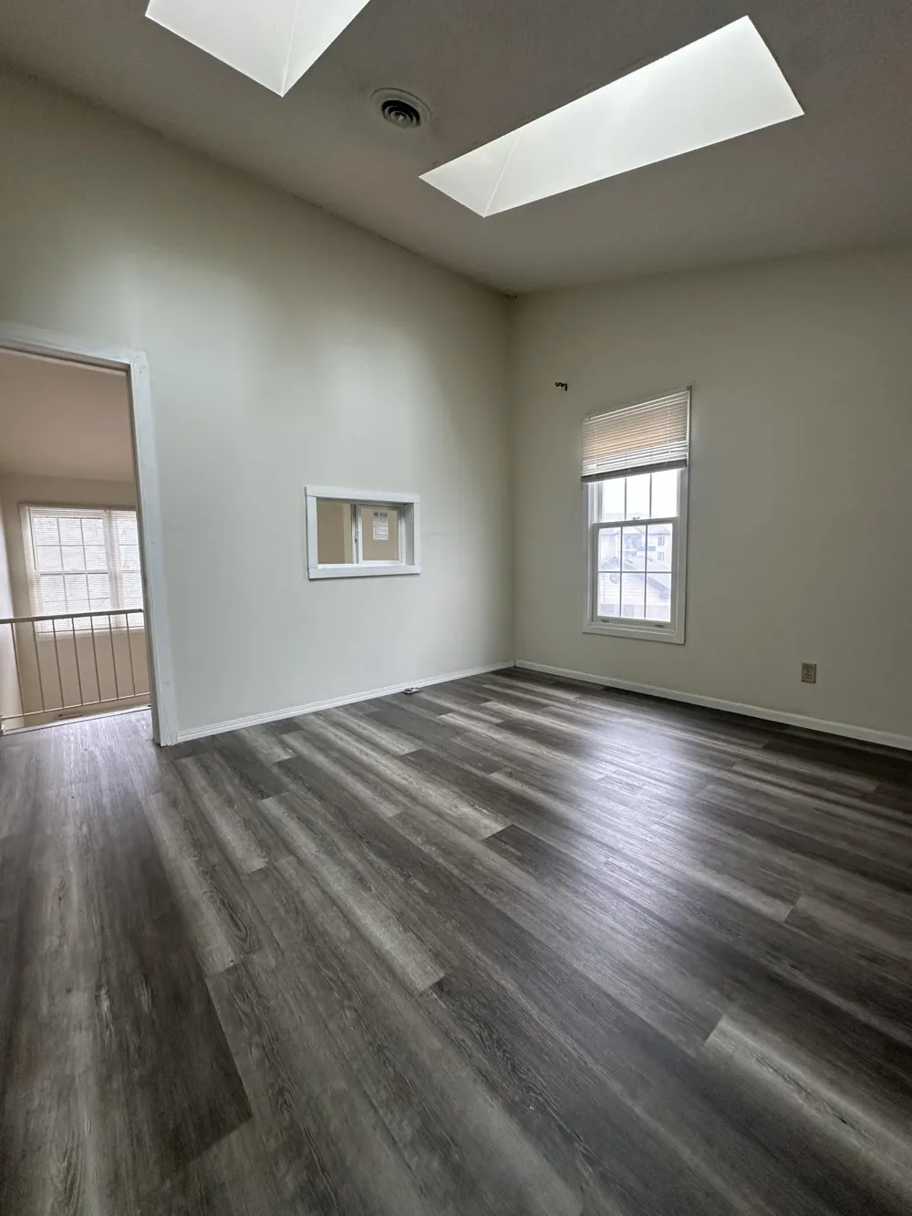 1612 Rose Hill Circle Saint Paul, MN 55108