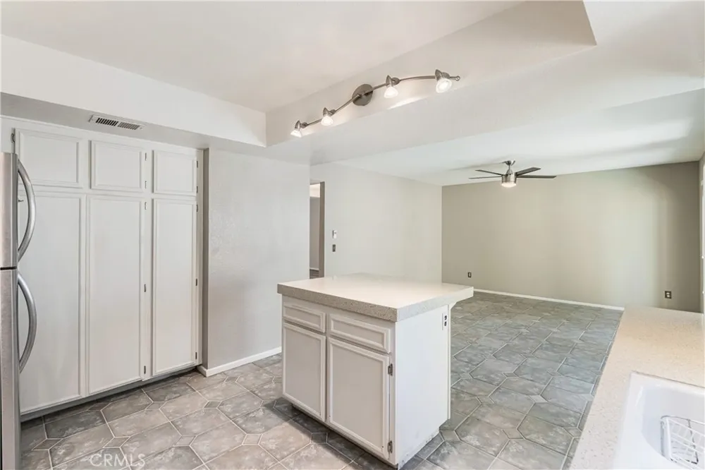 7088 Seville Riverside, CA 92504