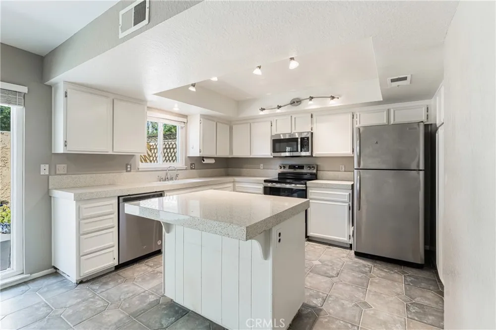 7088 Seville Riverside, CA 92504