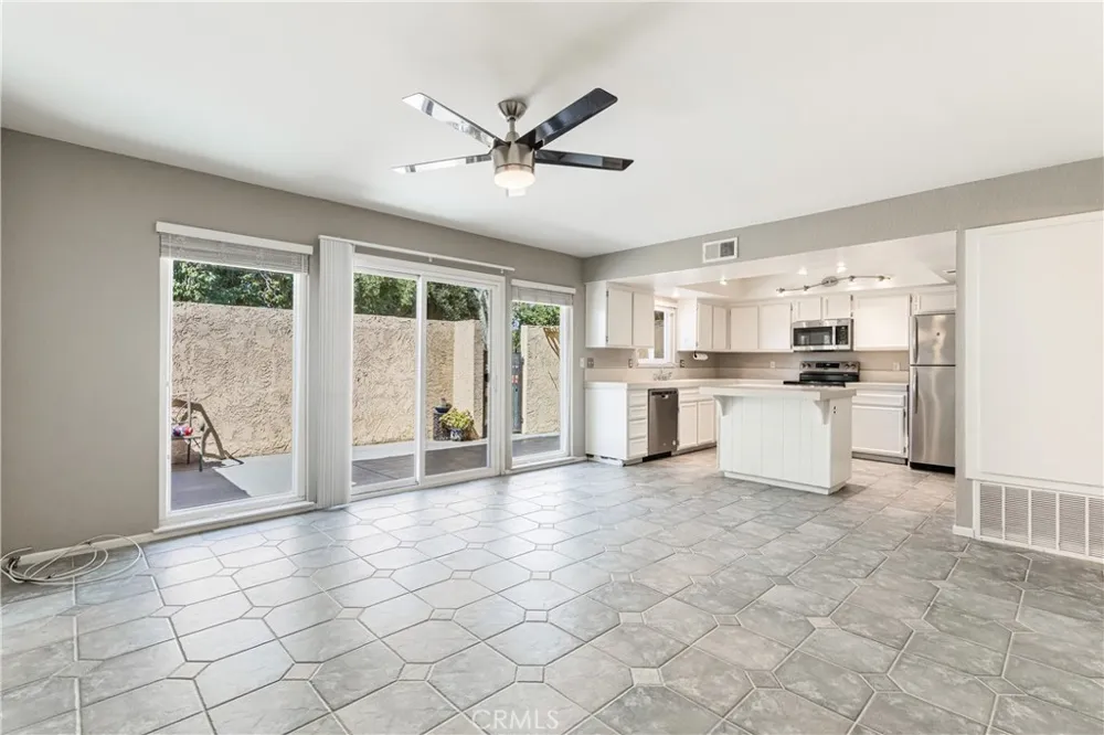 7088 Seville Riverside, CA 92504