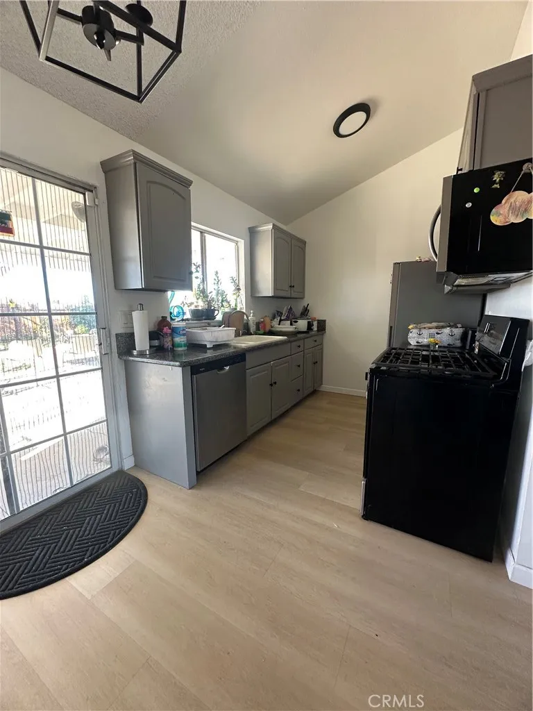 11013 Rome Beauty California City, CA 93505