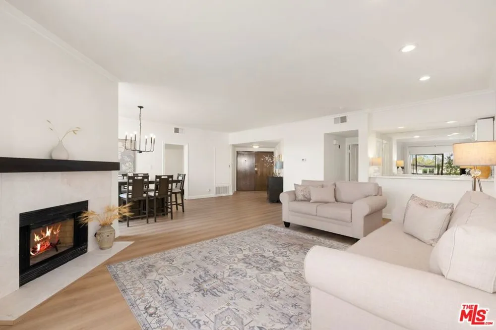 828 S Bedford Street #202