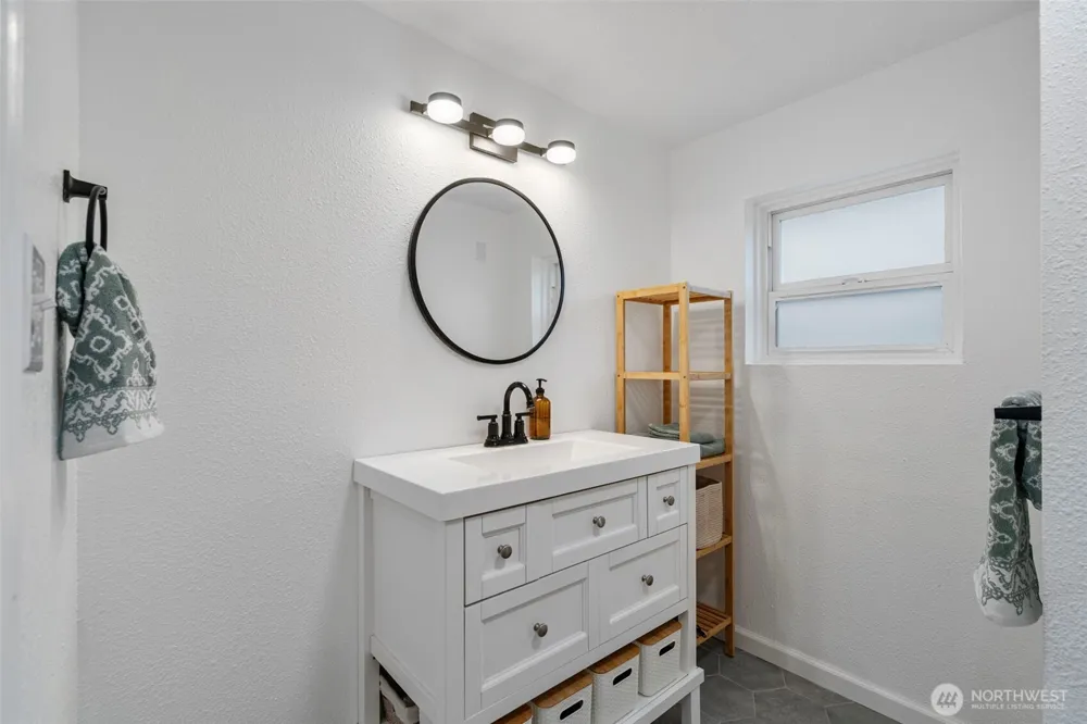 862 King Road Winlock, WA 98596