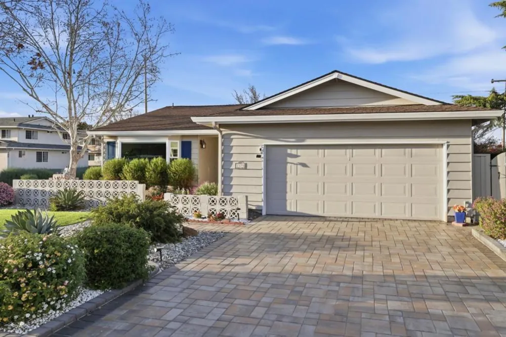 1375 Colleen Way Campbell, CA 95008