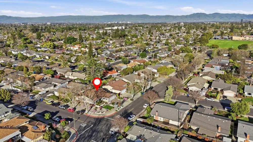 1375 Colleen Way Campbell, CA 95008