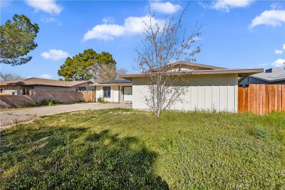 21449 Applewood California City, CA 93505