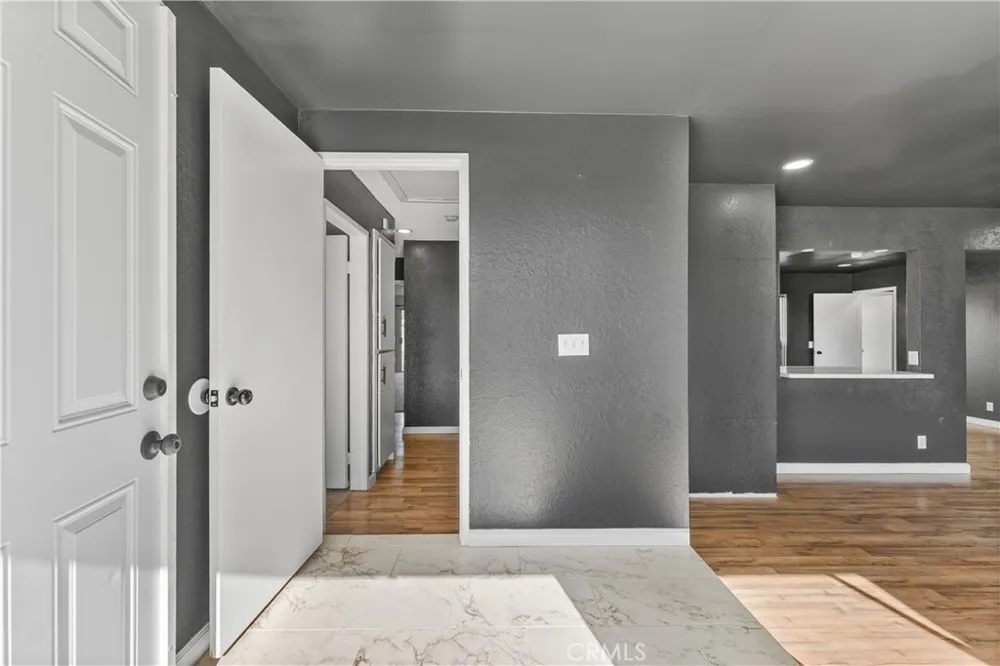 21449 Applewood California City, CA 93505
