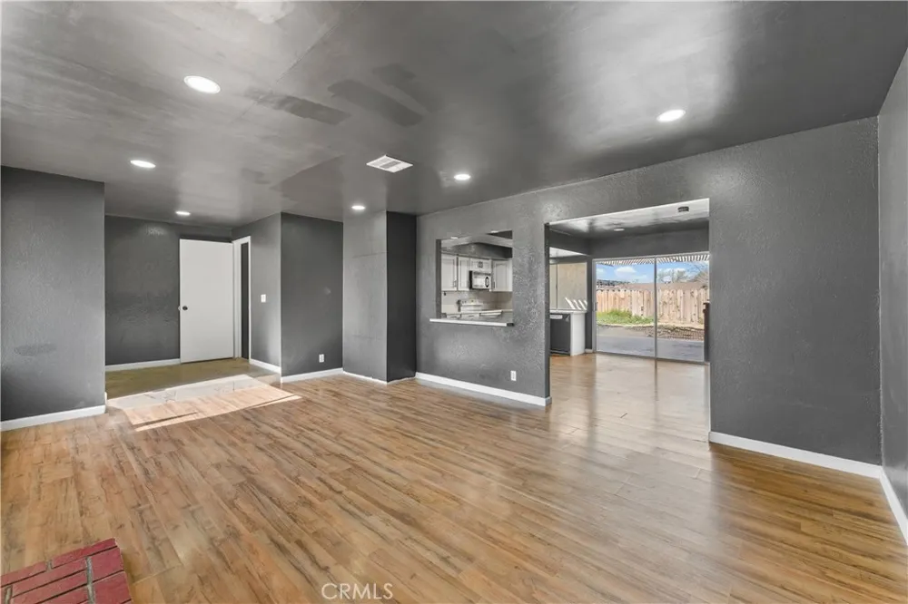 21449 Applewood California City, CA 93505