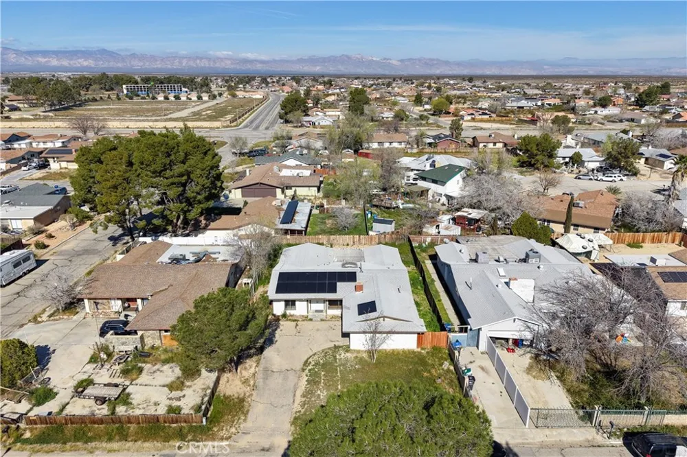 21449 Applewood California City, CA 93505