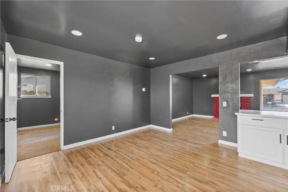 21449 Applewood California City, CA 93505