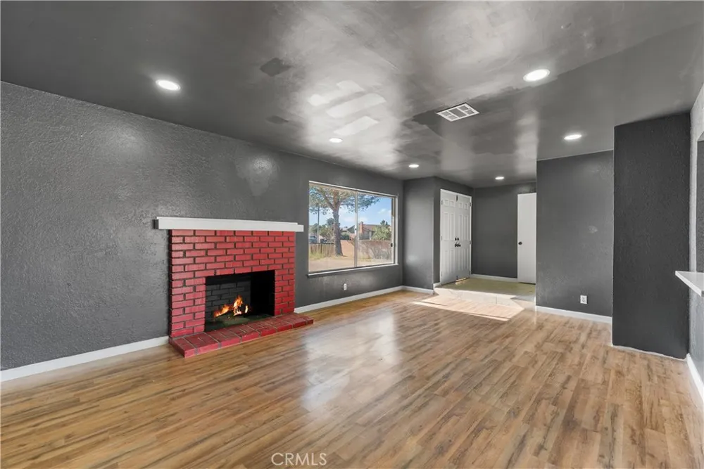 21449 Applewood California City, CA 93505