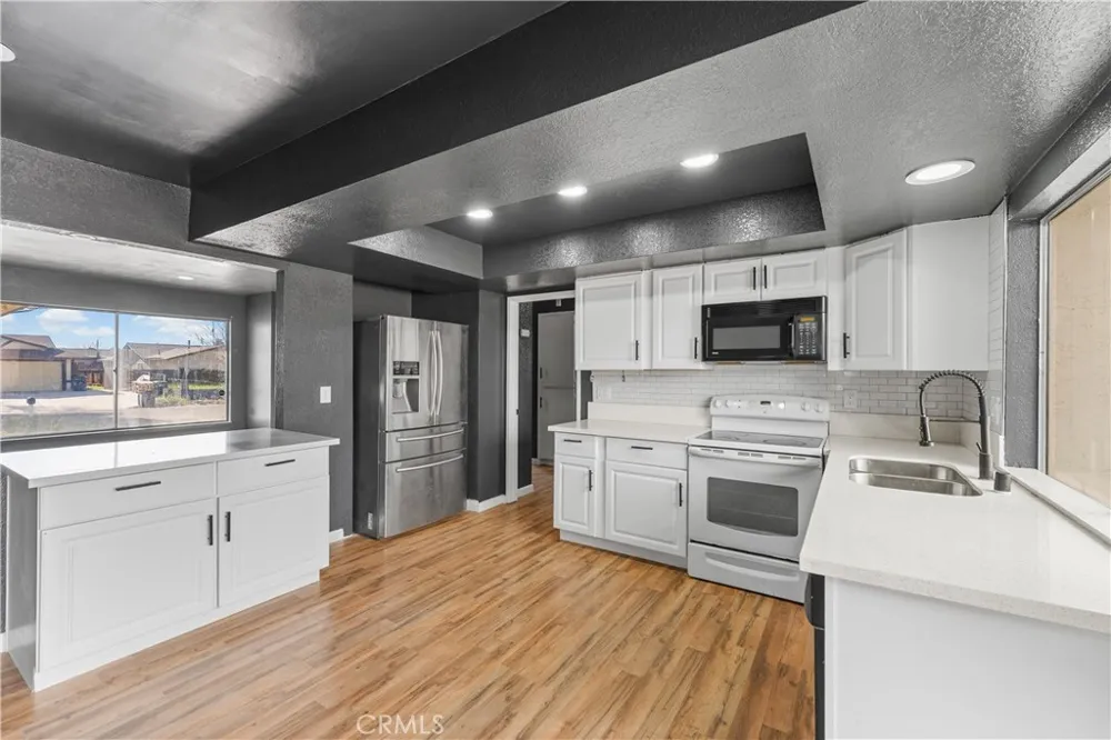 21449 Applewood California City, CA 93505