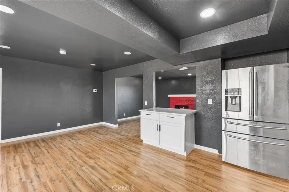 21449 Applewood California City, CA 93505