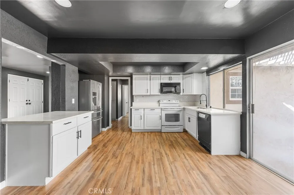 21449 Applewood California City, CA 93505