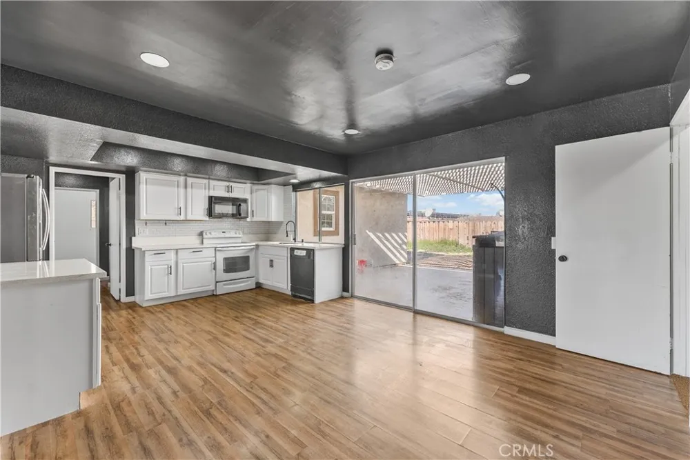 21449 Applewood California City, CA 93505
