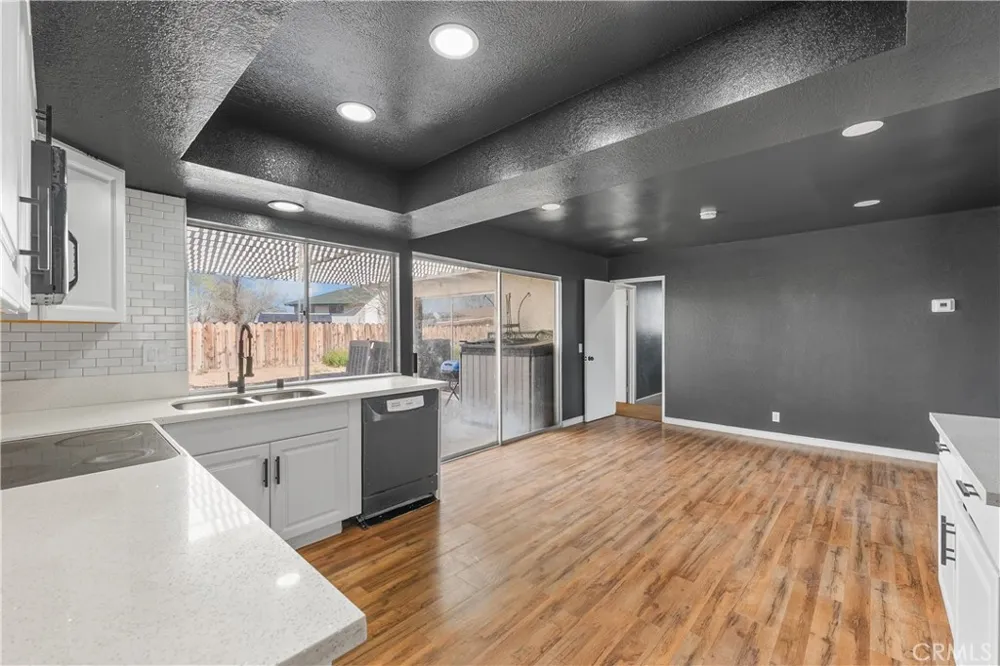 21449 Applewood California City, CA 93505