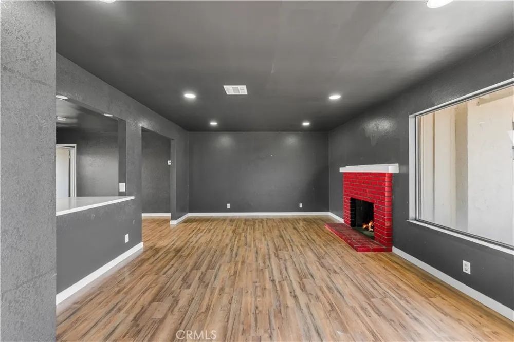 21449 Applewood California City, CA 93505