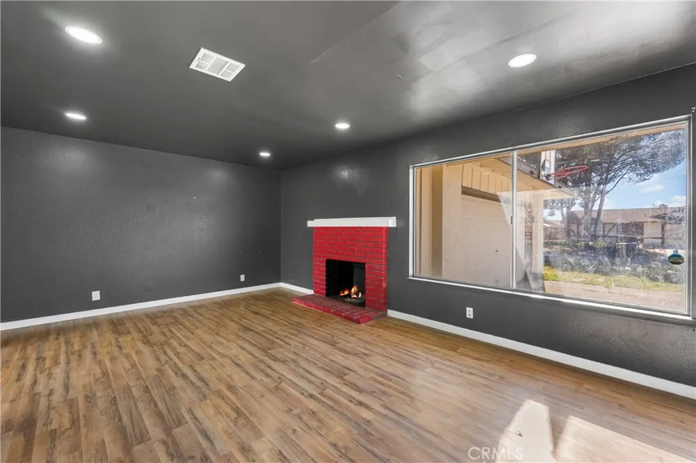 21449 Applewood California City, CA 93505