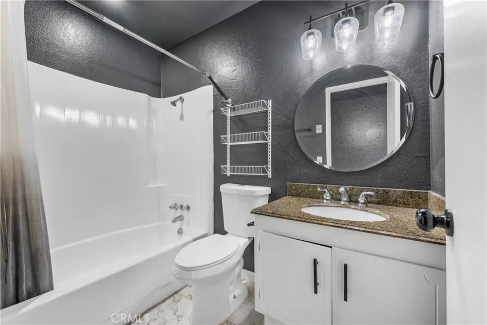 21449 Applewood California City, CA 93505