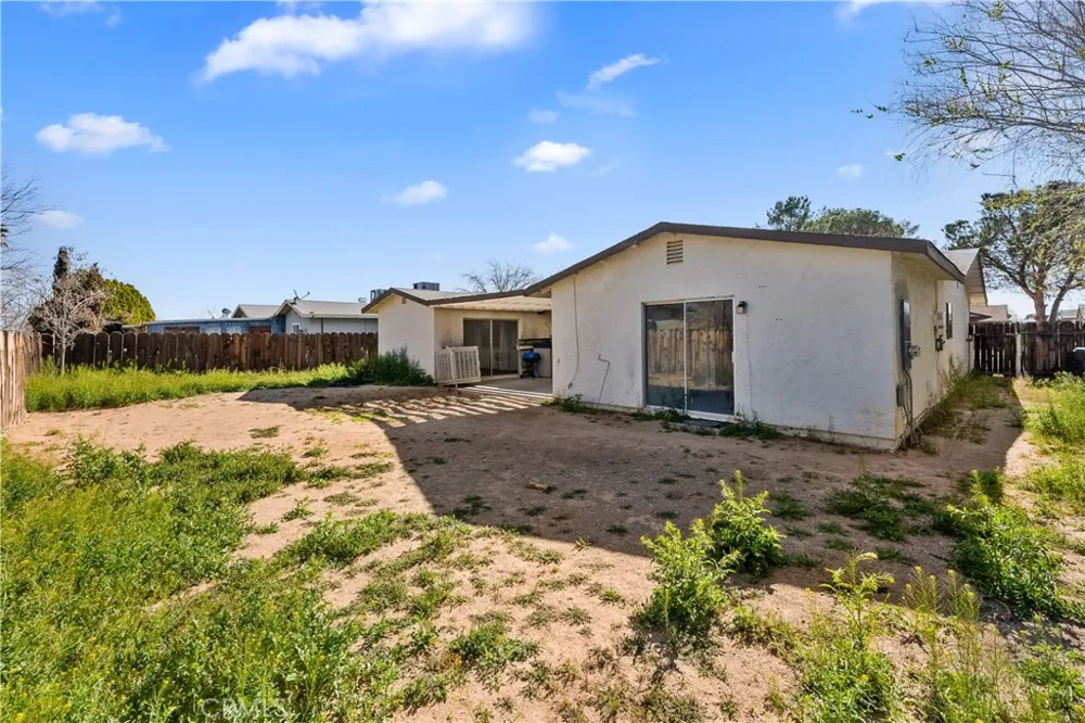 21449 Applewood California City, CA 93505
