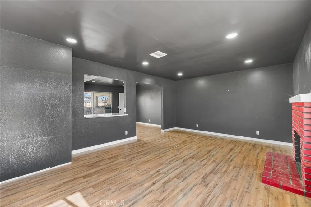 21449 Applewood California City, CA 93505