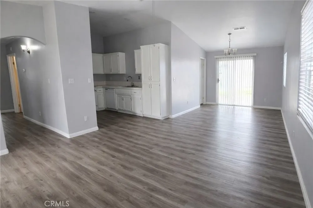 7507 Cross Glade Bakersfield, CA 93307