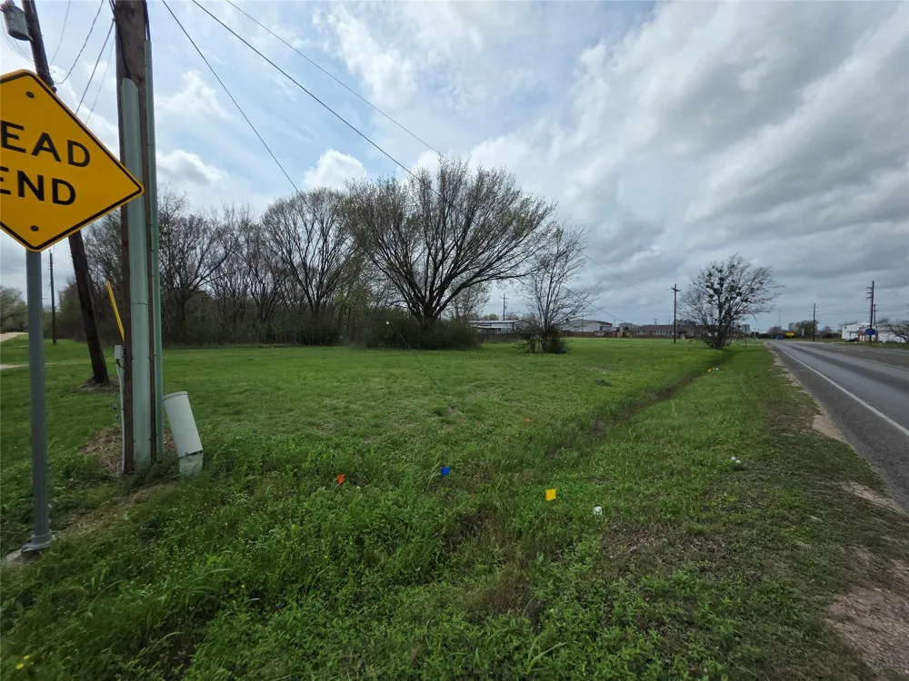 408 Spur 515 Navasota, TX 77868