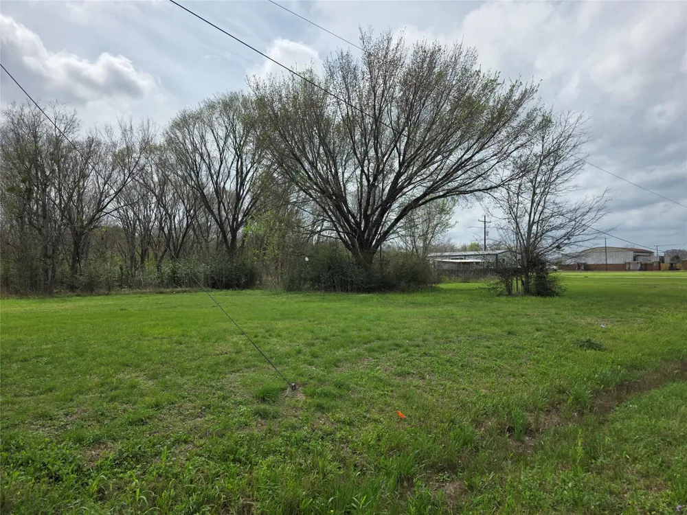 408 Spur 515 Navasota, TX 77868