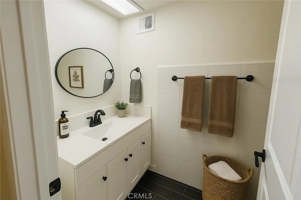 434 S Canon #202 Beverly Hills, CA 90212