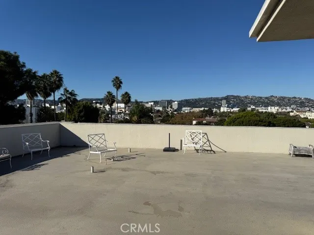 434 S Canon #202 Beverly Hills, CA 90212