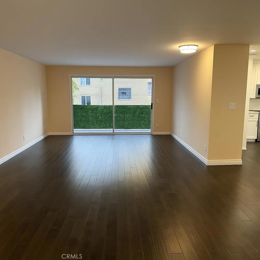434 S Canon #202 Beverly Hills, CA 90212