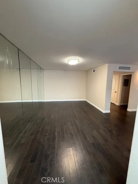 434 S Canon #202 Beverly Hills, CA 90212
