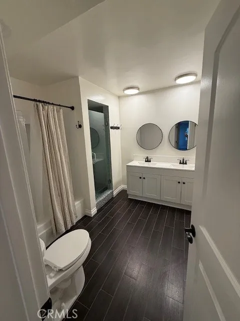 434 S Canon #202 Beverly Hills, CA 90212