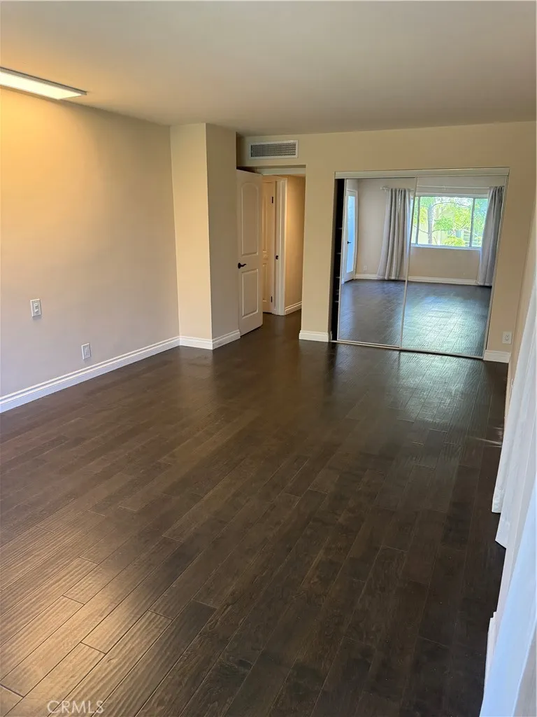 434 S Canon #202 Beverly Hills, CA 90212