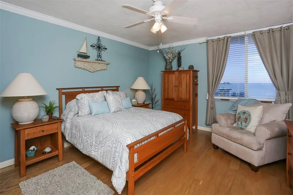 1770 BENJAMIN FRANKLIN DRIVE #603 Sarasota, FL 34236