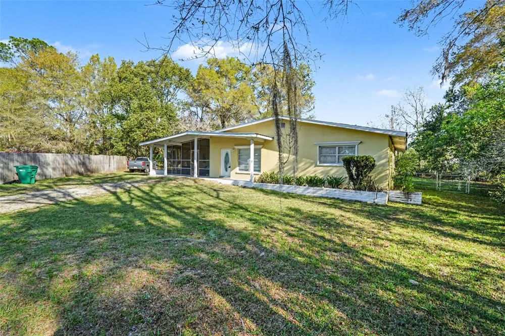 9101 S SUNSET POINT Floral City, FL 34436