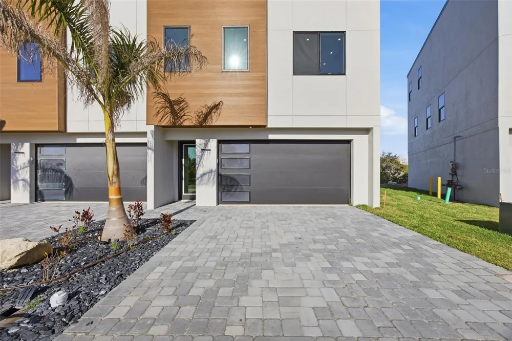 5956 AQUA RESERVE BOULEVARD New Port Richey, FL 34652