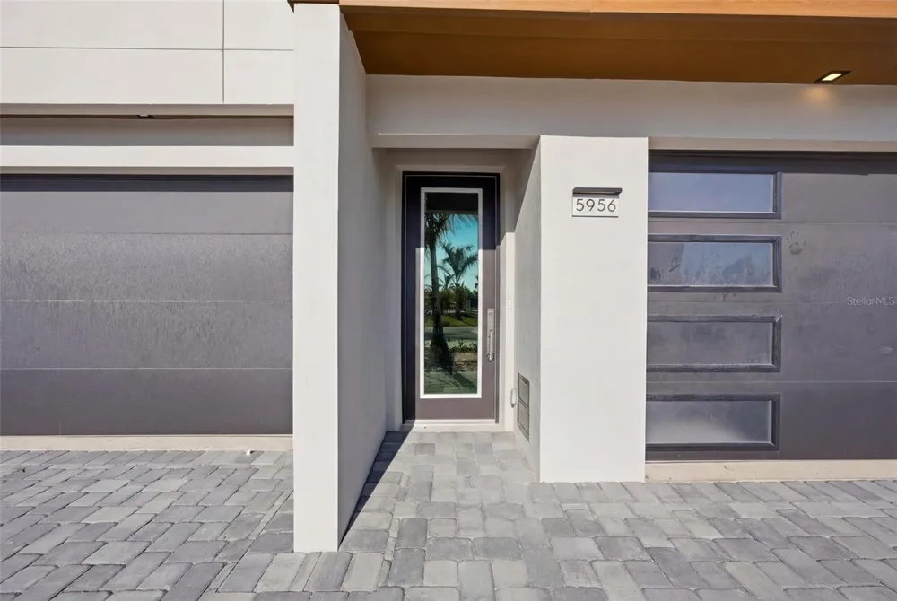 5956 AQUA RESERVE BOULEVARD New Port Richey, FL 34652