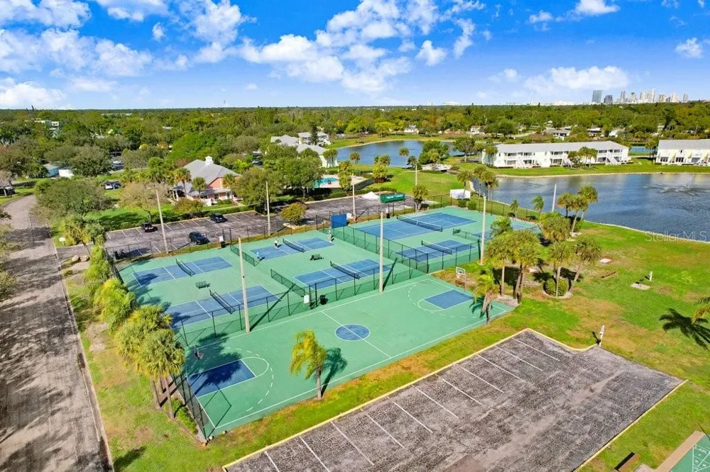 5012 STARFISH DRIVE SE #B St Petersburg, FL 33705
