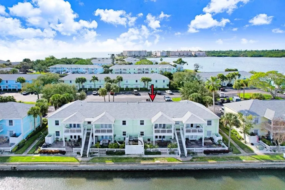 5012 STARFISH DRIVE SE #B St Petersburg, FL 33705