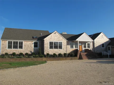 40 Tuthill Point Road