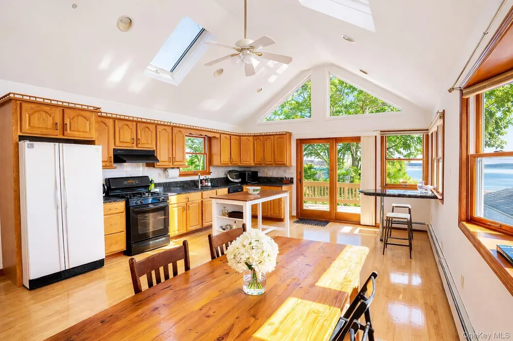1250 2nd Street New Suffolk, NY 11956